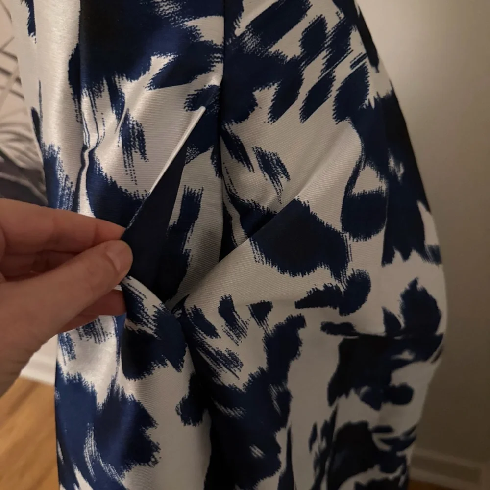 Adrianna Papell Navy and White Floral Gown size 2 pockets - Picture 6 of 15